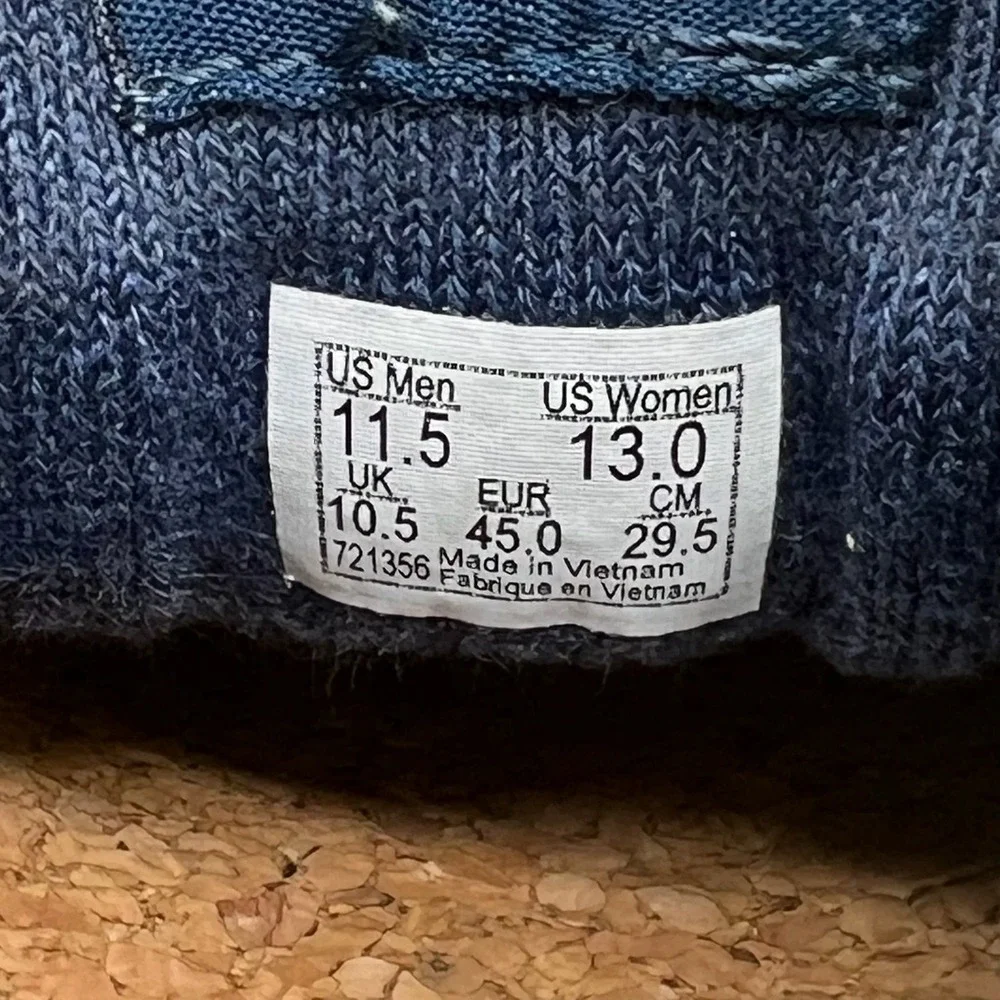 Vans UltraRange VR3 Men's Size 11.5 Navy Blue Grey Knit Sustainable Sneakers